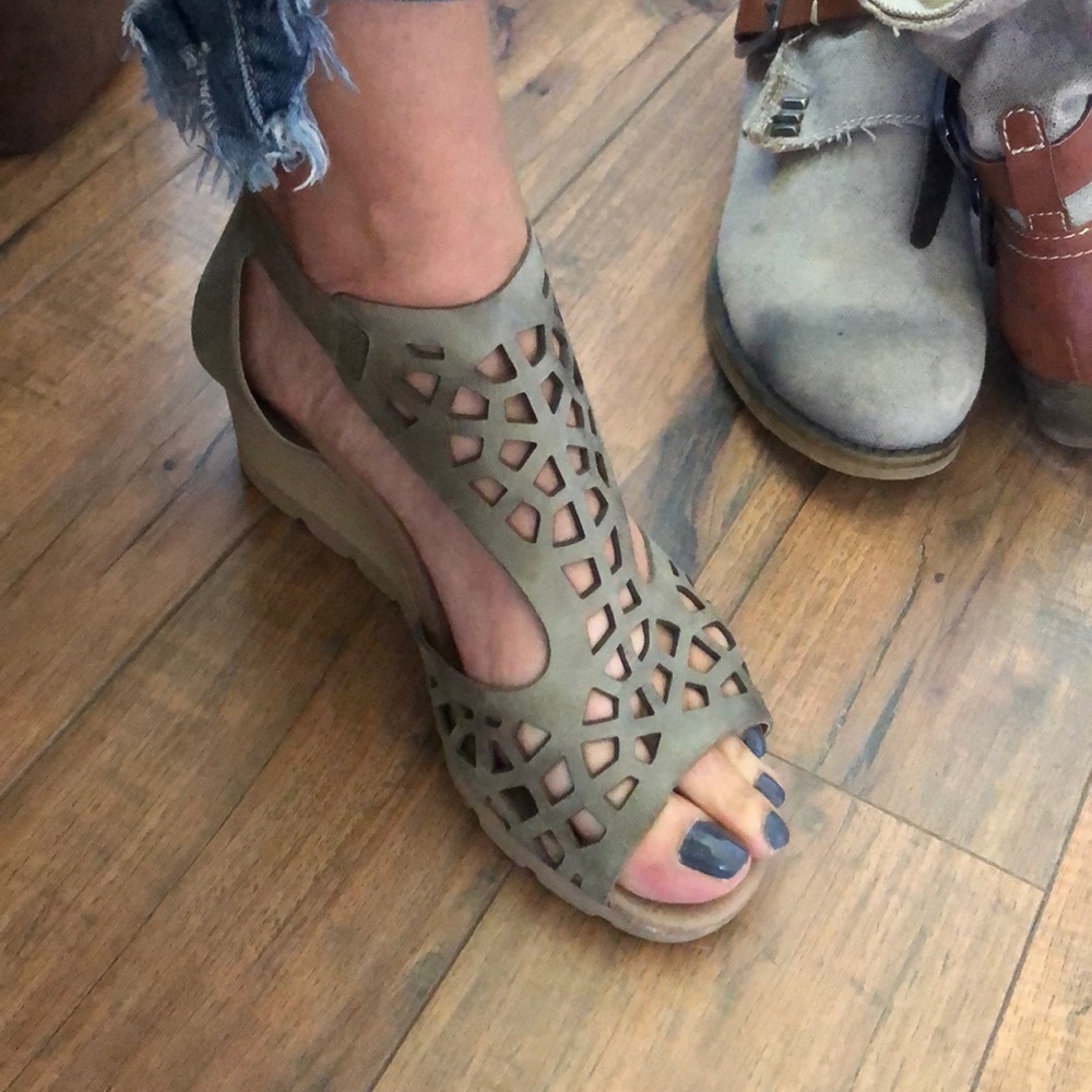 Biza Wedge Sandals
